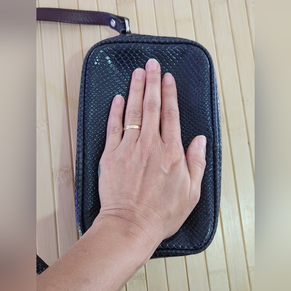 MASSIMO DUTTI Navy Crossbody with Burgundy/Macy Straps - Picture 9 of 9